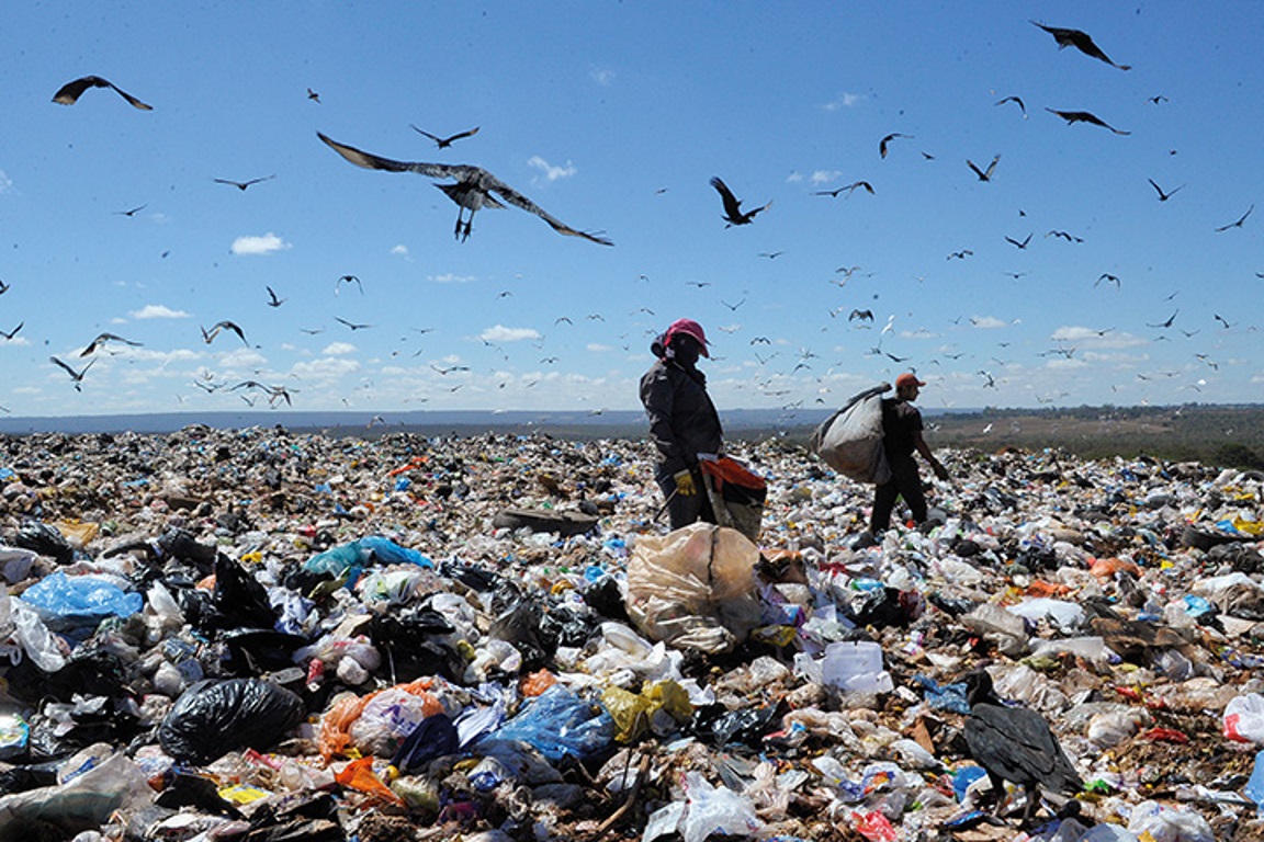 Maior Lix O Do Pa S Foi Fechado Depois De Anos De Atividades O Eco