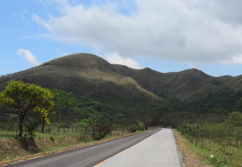 Paisagem de entorno à rodovia Lavras-Luminárias, MG. Crédito – Helio Secco