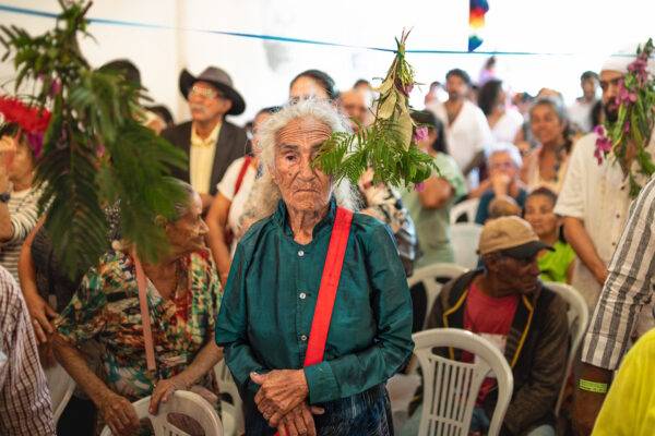 Dona Francisca, da etnia Atikum, no Encontro de Saberes da Caatinga. Foto: Fred Rahal Mauro | Encontro de Saberes da Caatinga