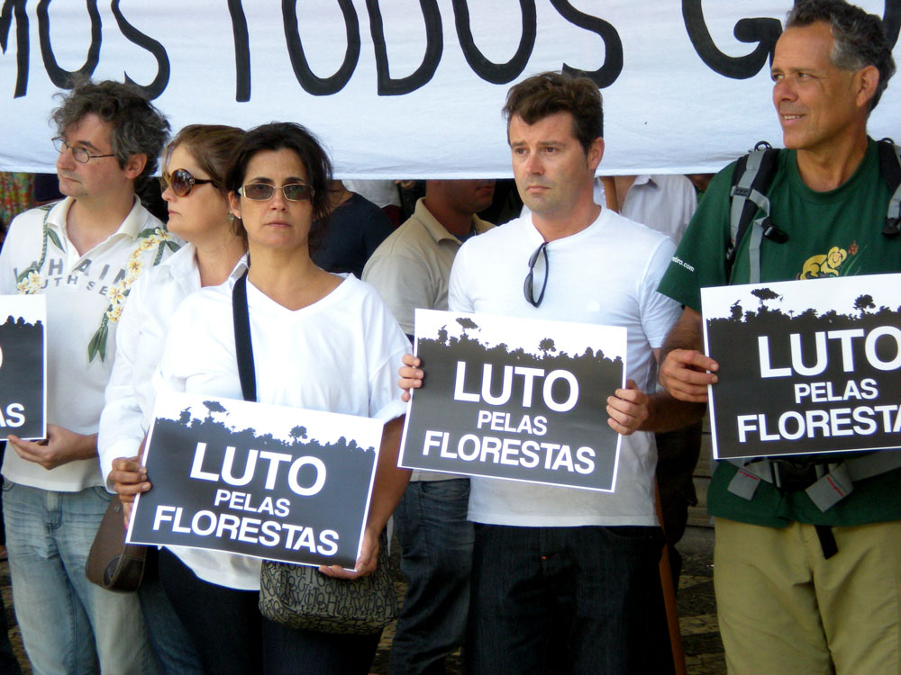 Maria de Lourdes Pena Campos, viúva do espanhol Gonzalo Alonso Hernandez, em ato contra a impunidade. Foto: Fabíola Ortiz.