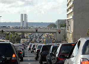 Horário de pico e trânsito saturado no centro da capital. Foto: Roosewelt Pinheiro/ABr