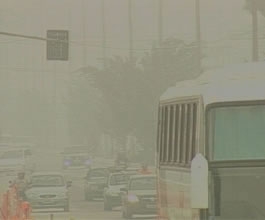 A nuyvem de fumaça que afeta Manaus (foto: José Glauco)