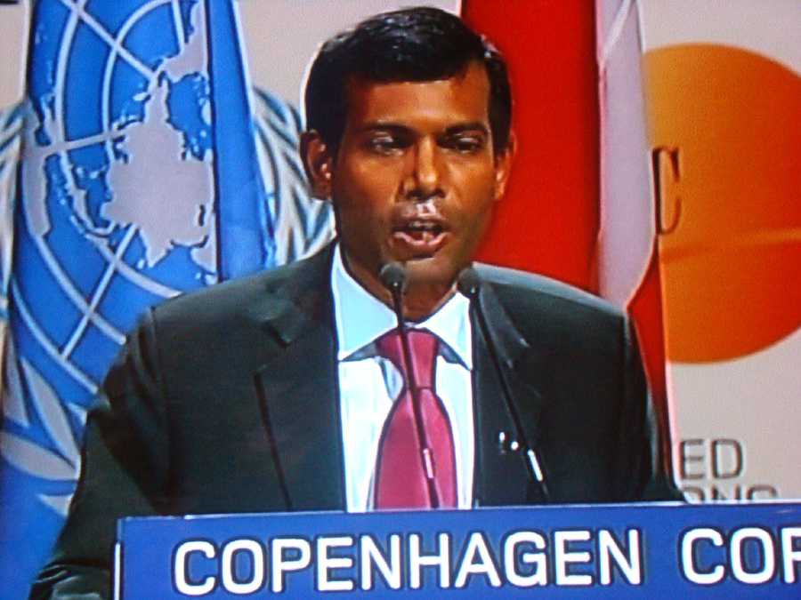 Presidente da Maldivas no telão do plenário (foto: Andreia Fanzeres)