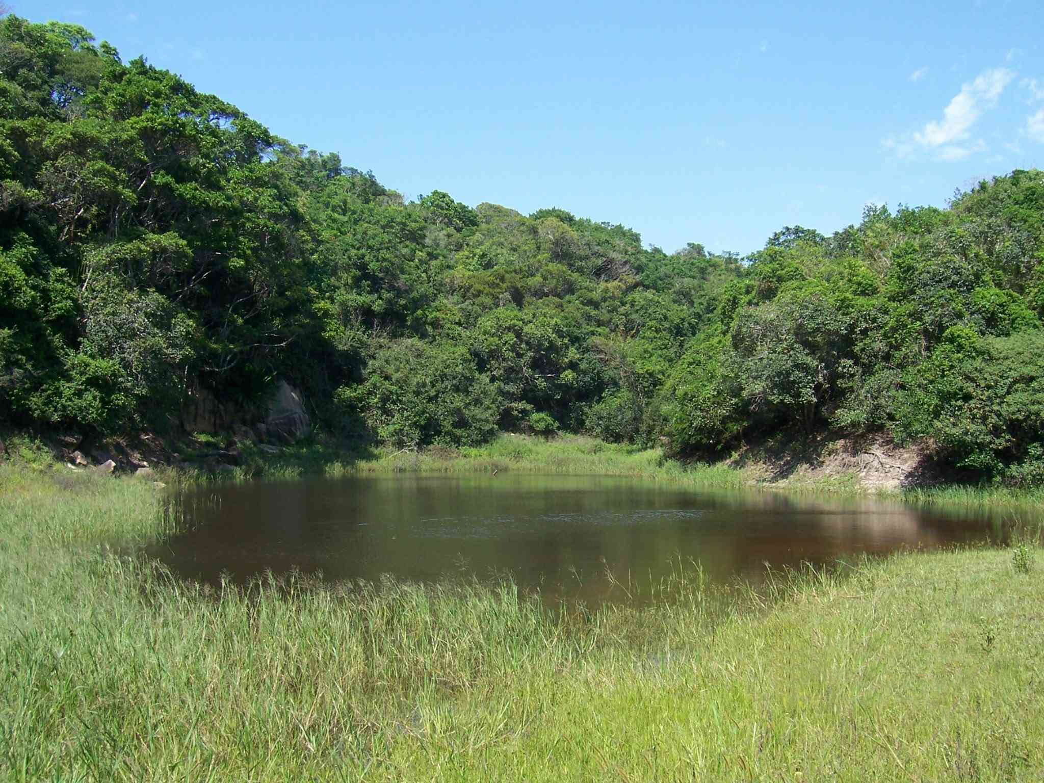 Lagoa das Lavadeiras (SC), cujo acesso é por trilha erodida, mas que se encontra protegida dentro de uma reserva particular. (Foto: Adalberto Eberhard)