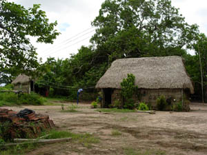Comunidade quilombola de Santo Antonio do Guaporé, dentro da Reserva Biologica do Guaporé, em Rondônia. (Foto: Sandro Alves / ICMBio)