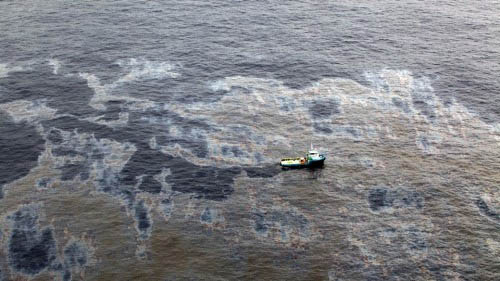 Vazamento da Chevron no campo do Frade, bacia de Campos, em novembro de 2011. Foto: Divulgação