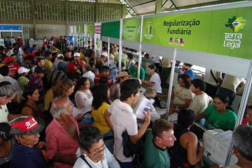 Supostos posseiros se cadastram em Porto Velho (RO). (Foto: Eduardo Aigner)