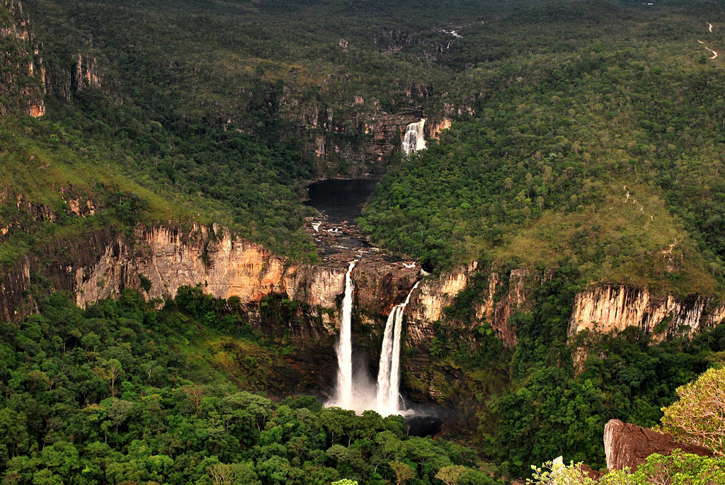 Cachoeira no Parque Nacional da Chapada dos Veadeiros. Foto: Nelson Yoneda