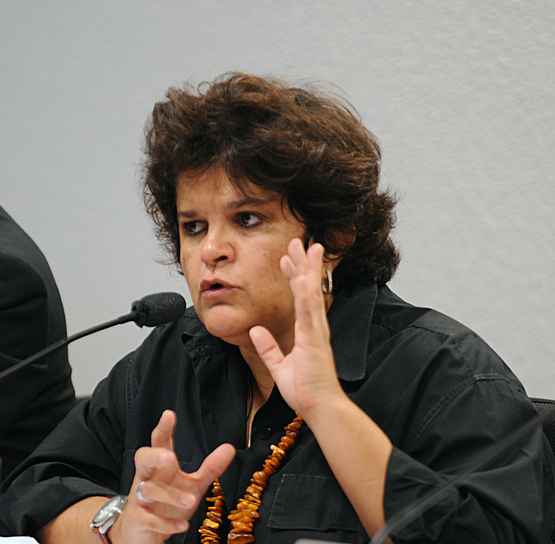 Ministra do Meio Ambiente Isabela Teixeira: novas tecnologias para o combate aos vazamentos serão estudadas (foto Agência Brasil)