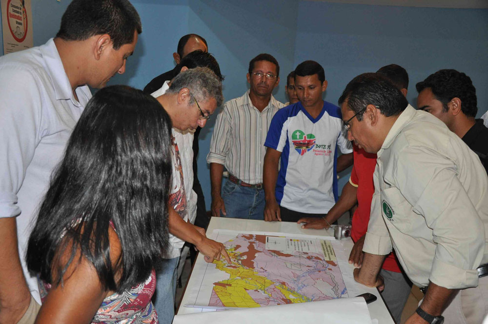 Lideranças extrativistas do Amazonas durante a primeira reunião do fórum Diálogo Amazonas, que aconteceu em setembro de 2012, em Manaus. Foto: Maria Emilia Coelho