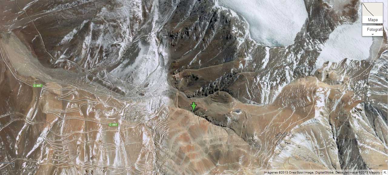 A Pascua-Lama é a primeira mina binacional do mundo, e tem uma reserva de cerca de 560 mil toneladas de ouro. Crédito: Google Earth