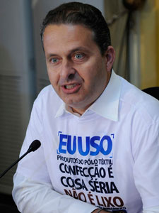 Governador de Pernambuco, Eduardo Campos, em defesa dos empreendedores que participam da economia de 18 municípios e empregam 150 mil pessoas. Aluísio Moreira/SEI