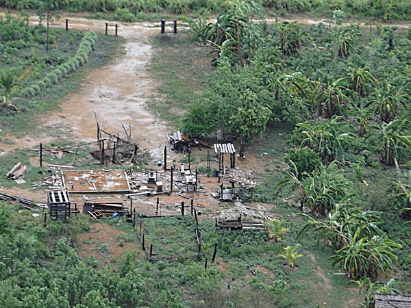 Rancho abandonado visto durante operação de retirada dos invasores, em 2009. Foto: ICMBIO