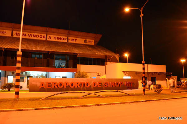 O pequeno aeroporto de Sinop visto do pátio de aeronaves. (Fotos: Fabio Pellegrini)