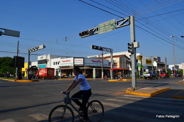 A aprazível cidade tem ruas largas e muitas bicicletas devido ao terreno