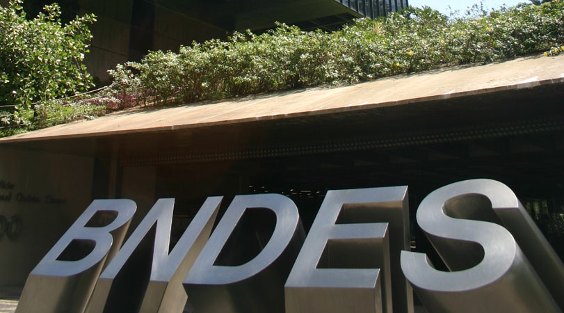 Entrada do prédio do BNDES, no centro do Rio de Janeiro. Foto: BNDES