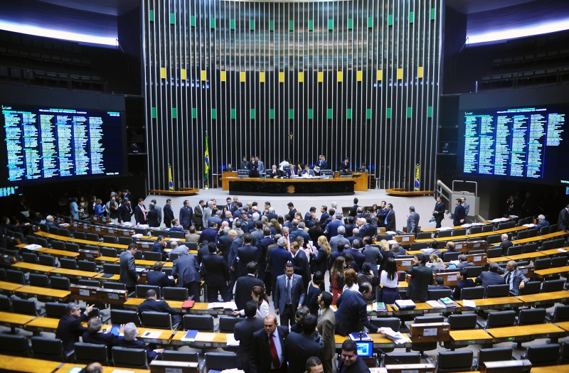 Plenário cheio para a votação da medida provisória 558, que alterou o tamanho de 8 unidades de conservação da Amazônia. Foto: Belo Oliveira/Câmara dos Deputados.