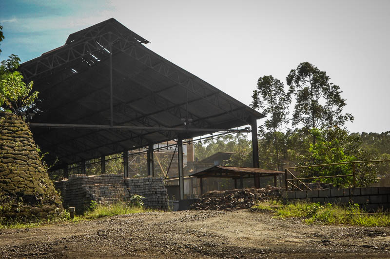 Pátio de uma das indústrias de ferro gusa em Piquiá de Beixo. Foto: Fabíola Ortiz/O Eco