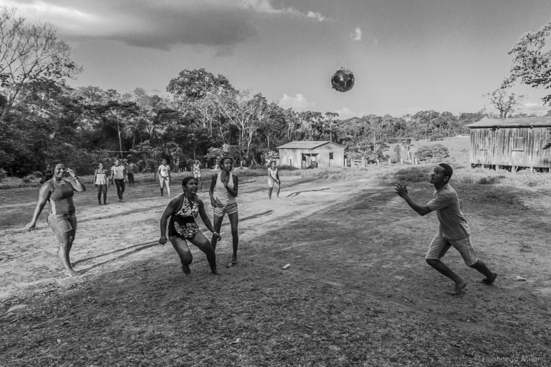 Futebol no campinho. Foto: Leonardo Milano/ICMBio.
