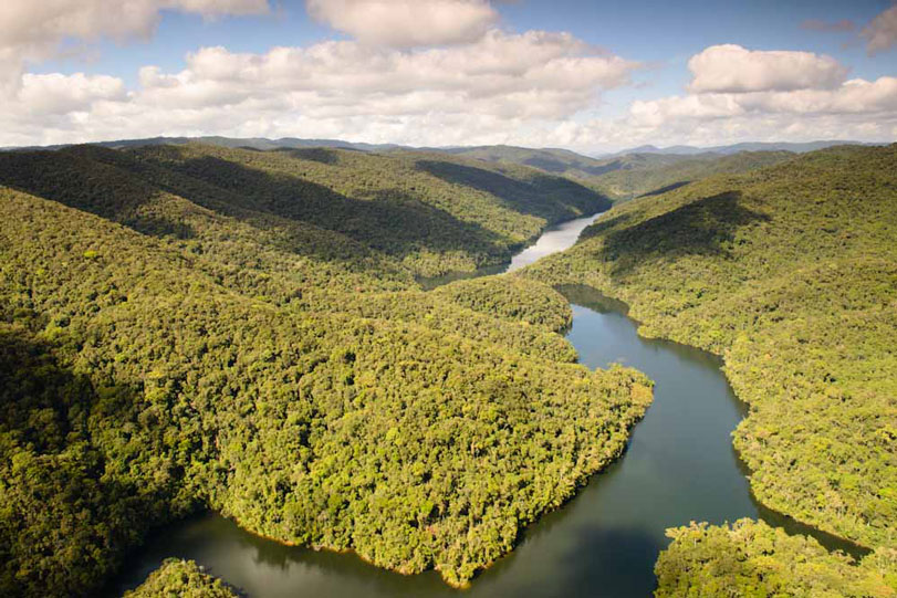 Rios e florestas preservados nos 50 mil hectares da reserva Legado das Águas. foto: Luciano Candisani