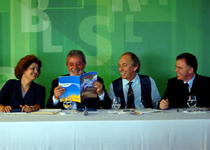 O plano nacional provoca risos em Dilma Roussef, Lula e Carlos Minc? (Foto: Roosewelt Pinheiro/Abr)