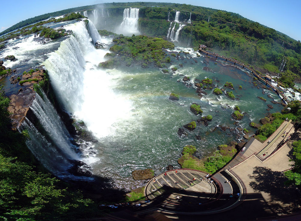 Foz do Iguaçu. Parque conta com parcerias púbico privadas e é considerado modelo de exploração turística em unidades de conservação brasileiras.