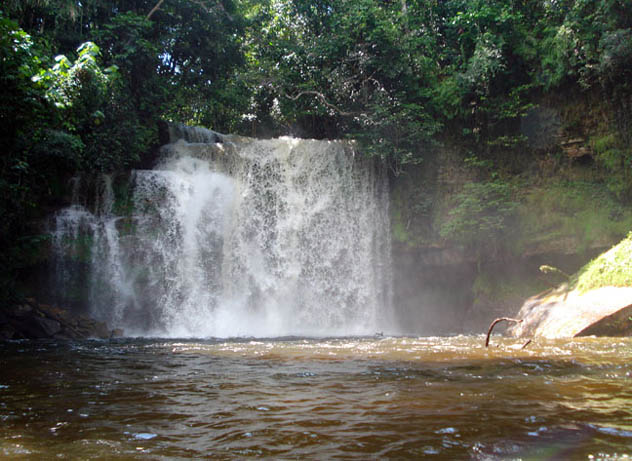 Cachoeira da Neblina, um dos muitos atrativos amazônicos de Presidente Figueiredo. (Foto: Pedro da Cunha e Menezes)
