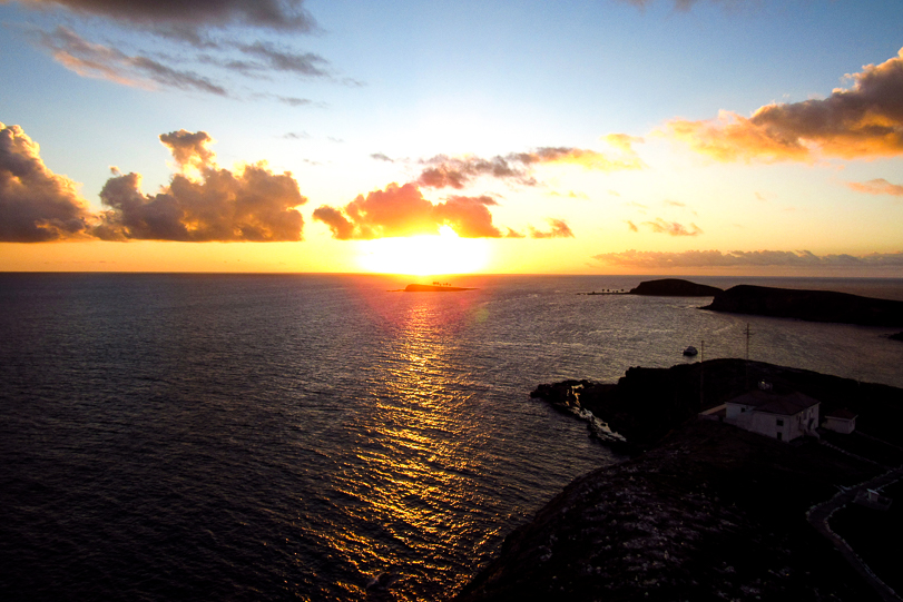 Vista aérea do pôr do sol em Abrolhos. Foto: Fabíola Ortiz