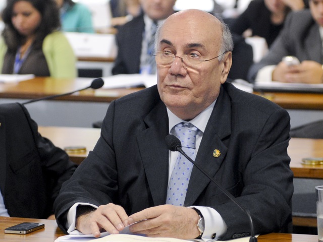 Senador Flexa Ribeiro (PSDB-PA), autor do projeto de lei que muda zoneamento da cana-de açúcar. Foto: Geraldo Magela/Agência Senado.