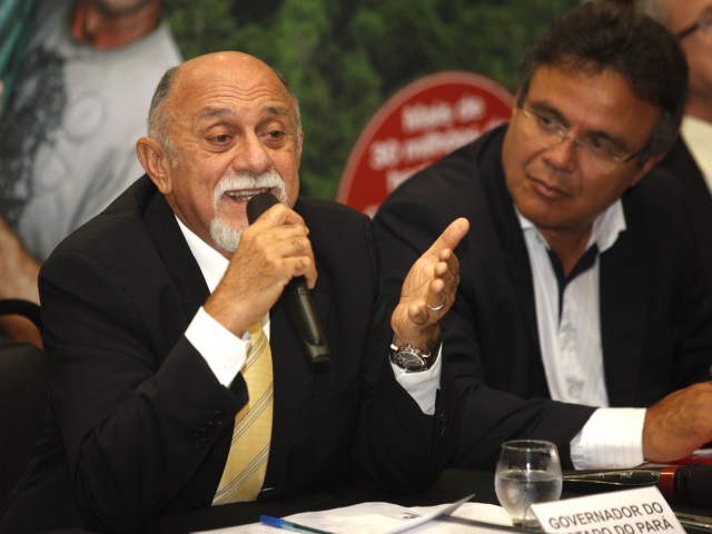 O governador Simão Jatene (acima) durante lançamento da campanha estadual de Combate ao Desmatamento. Foto: Sidney Oliveira/Ag. Pará.