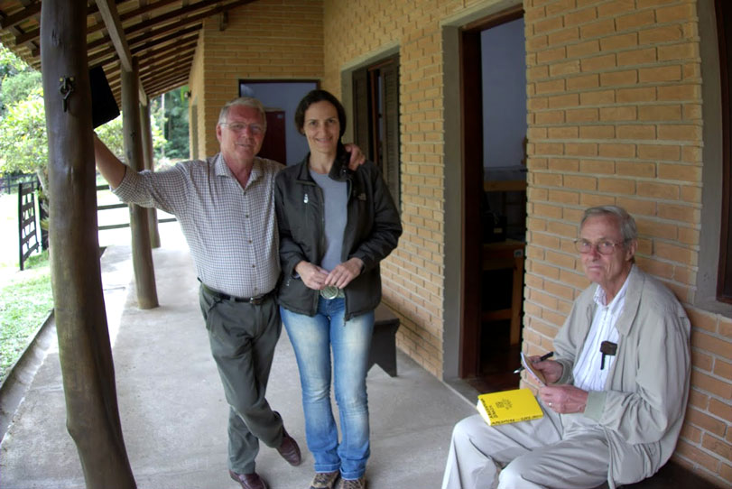 Da esquerda para a direita: Peter Crawshaw, Cláudia Campos e George Schaller, com seu inseparável bloco de anotações