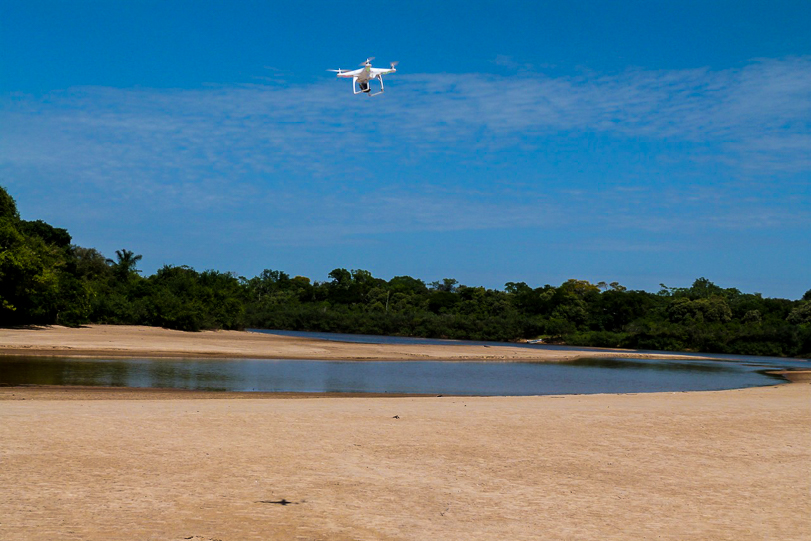 O modelo DJI Phantom decolando para mais uma operação de vigilância. Foto: Instituto Araguaia