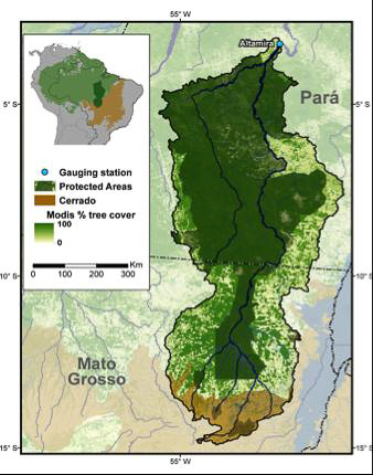 Mapa da Bacia do Xingu. Rio nasce no cerrado e tem as cabeceiras bastante desmatadas. Terras Indígenas e áreas protegidas formam um mosaico que ajuda a preservar o ciclo hidrológico. Crédito: WHRC/Divulgação