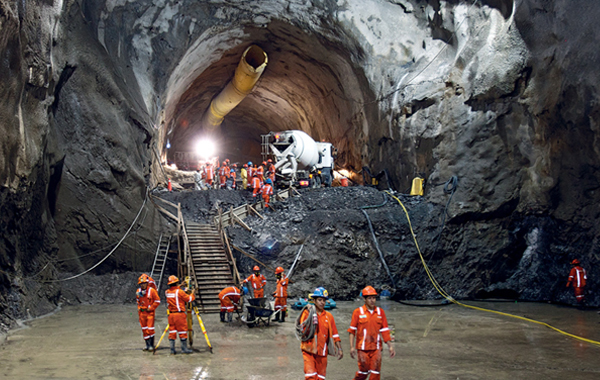 Perfuração de túnel nas obras da Hidrelétrica-de Chaglla, no Peru. Foto: Divulgação Odebrecht