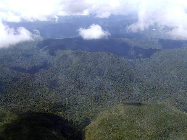Vista aérea da Estação Ecológica do Grão-Pará, uma das cinco unidades de conservação do mosaico paraense (Foto: Pedro Baía Jr.)